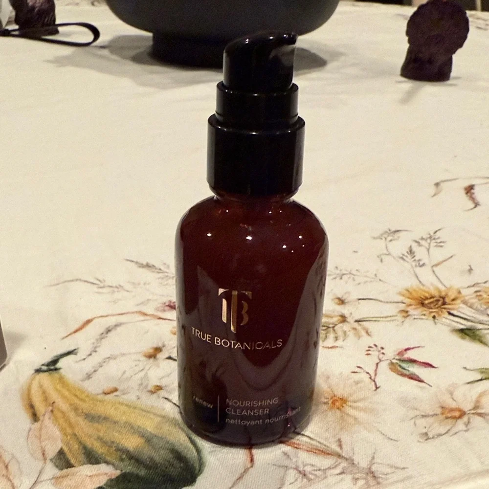 NIB 1.7 oz travel size True Botanicals Nourishing Cleanser NEVER USED